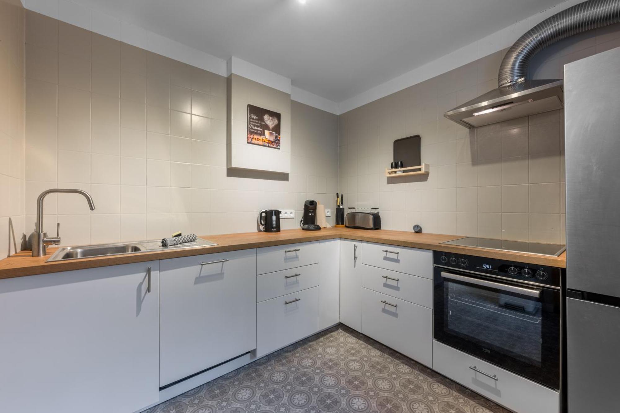 Exklusive Und Grosszuegige Wohnung 140 Qm In Magdeburg Top-Lage Mit Kicker Fuer Bis Zu 8 Personen Buitenkant foto