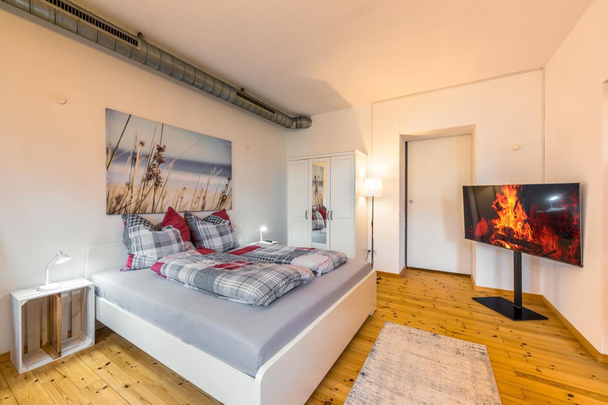 Exklusive Und Grosszuegige Wohnung 140 Qm In Magdeburg Top-Lage Mit Kicker Fuer Bis Zu 8 Personen Buitenkant foto